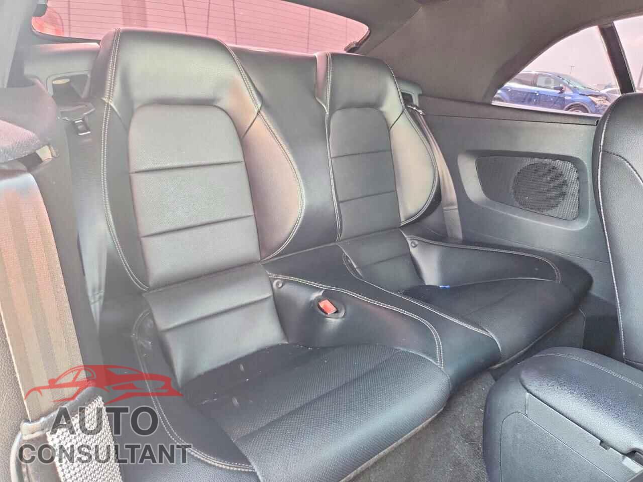 FORD MUSTANG 2018 - 1FATP8UH2J5155649