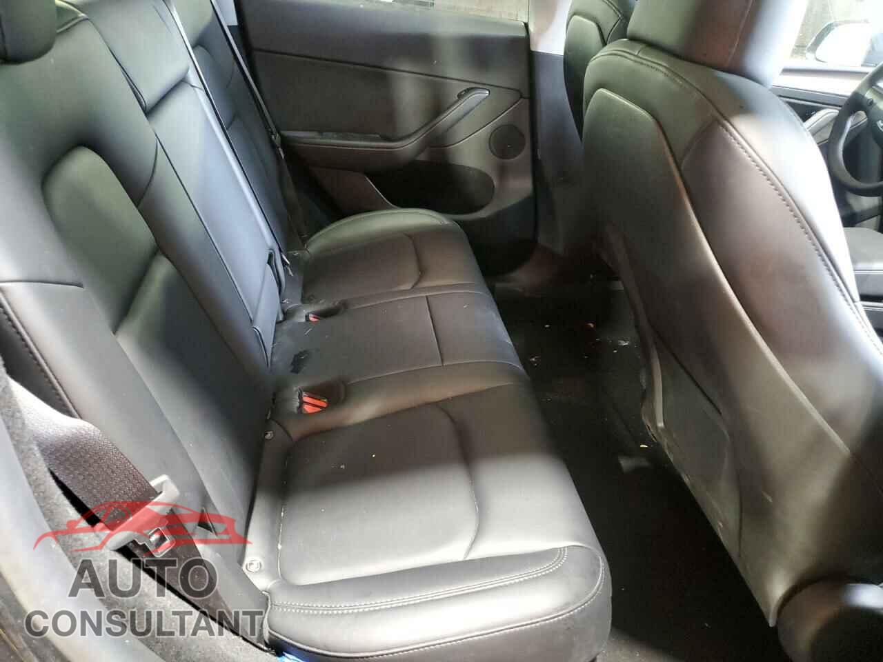TESLA MODEL Y 2024 - 7SAYGDEE4RF154576