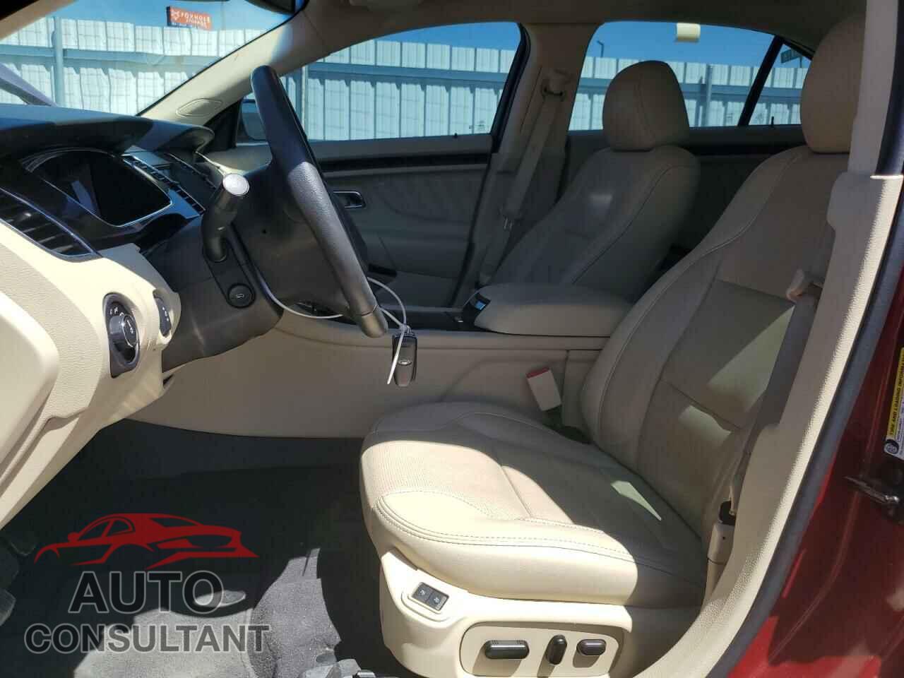 FORD TAURUS 2019 - 1FAHP2F87KG100653