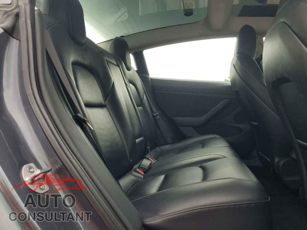 TESLA MODEL 3 2022 - 5YJ3E1EAXNF371505