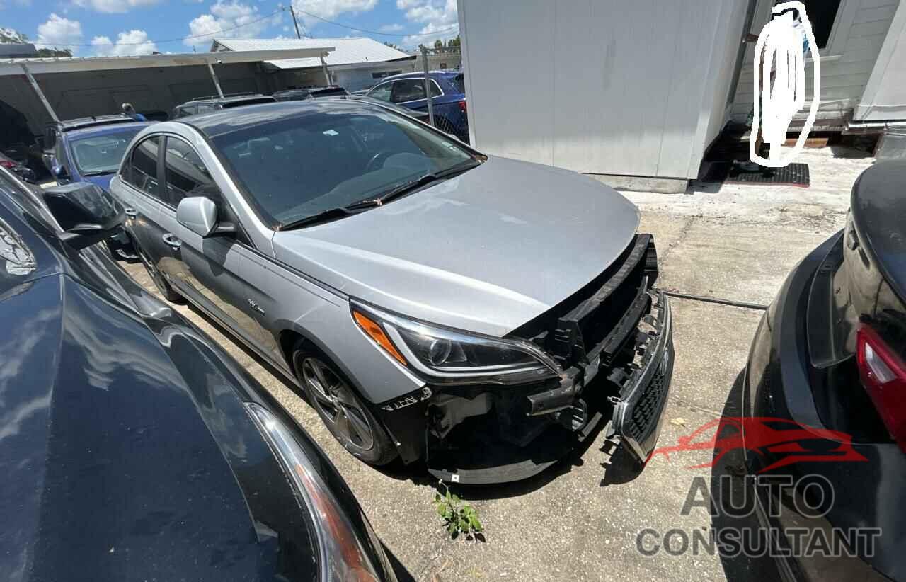HYUNDAI SONATA 2016 - KMHE34L14GA017750