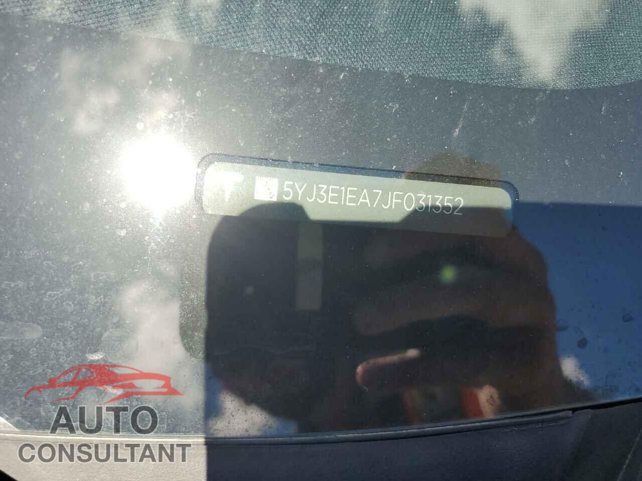 TESLA MODEL 3 2018 - 5YJ3E1EA7JF031352