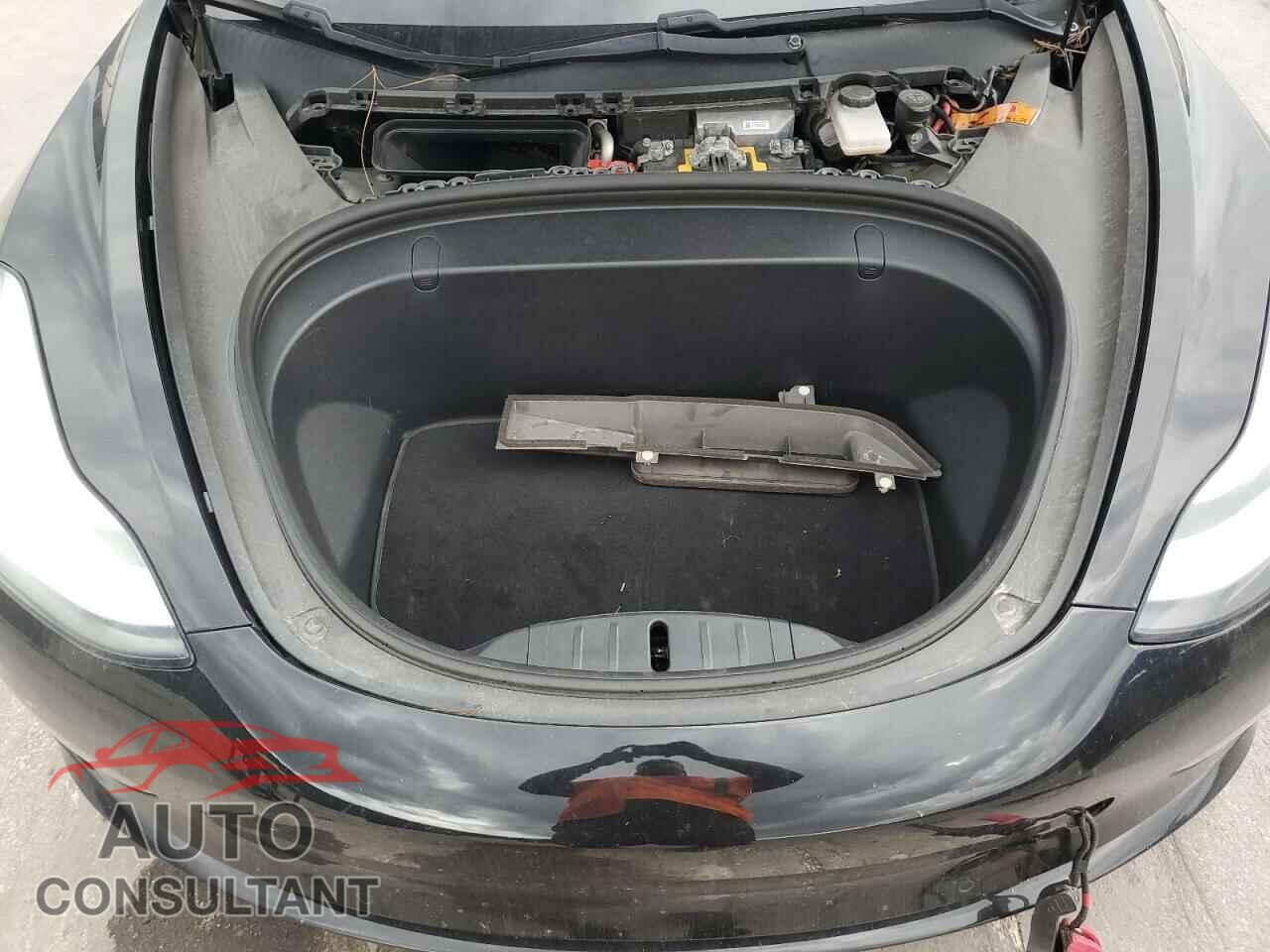 TESLA MODEL 3 2018 - 5YJ3E1EAXJF026551