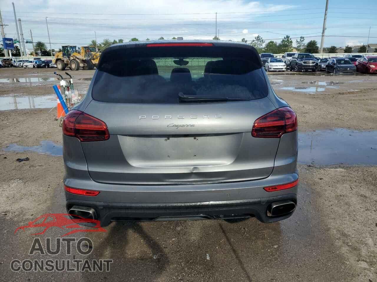 PORSCHE CAYENNE 2018 - WP1AA2A28JKA04976