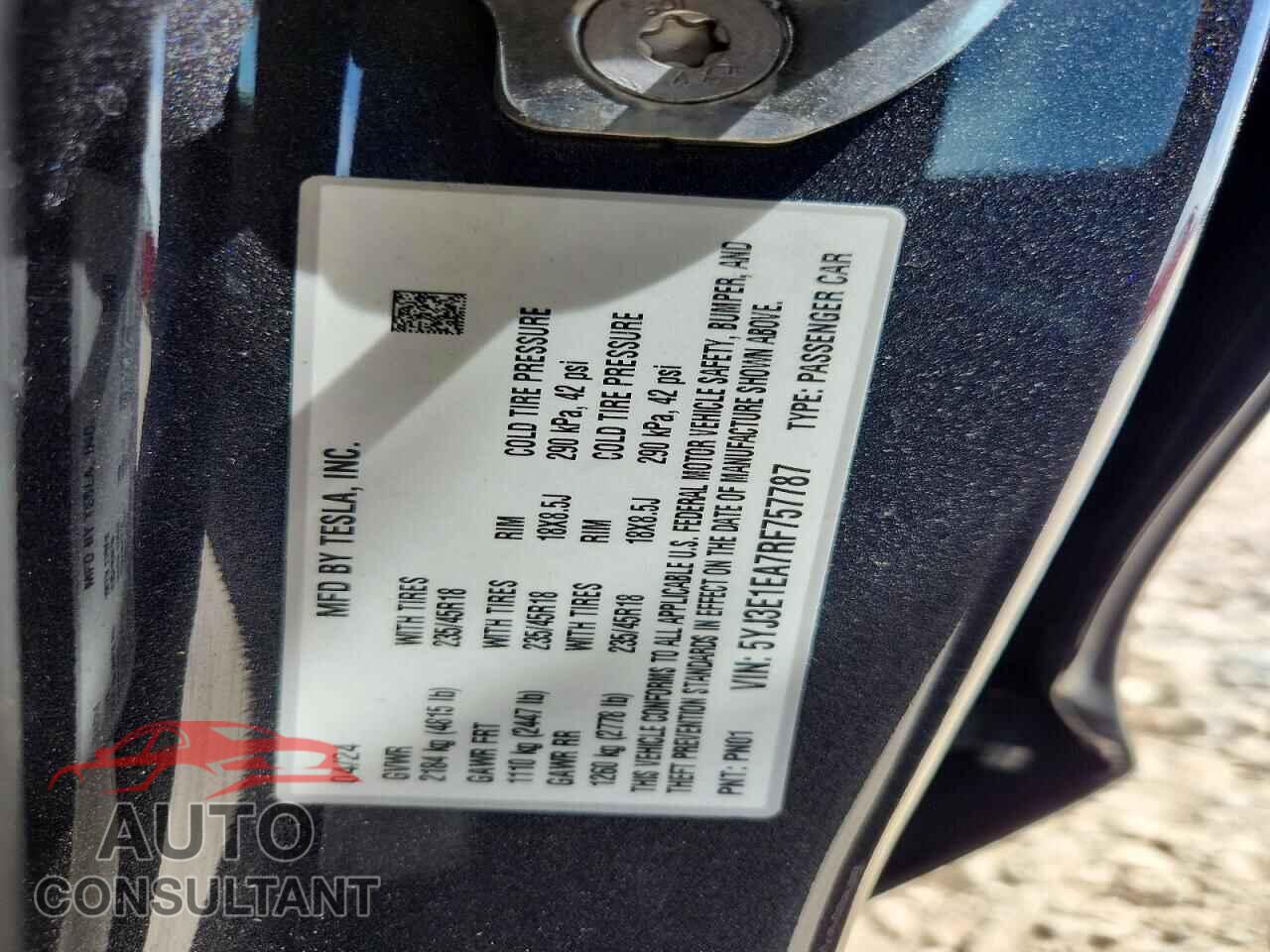 TESLA MODEL 3 2024 - 5YJ3E1EA7RF757787