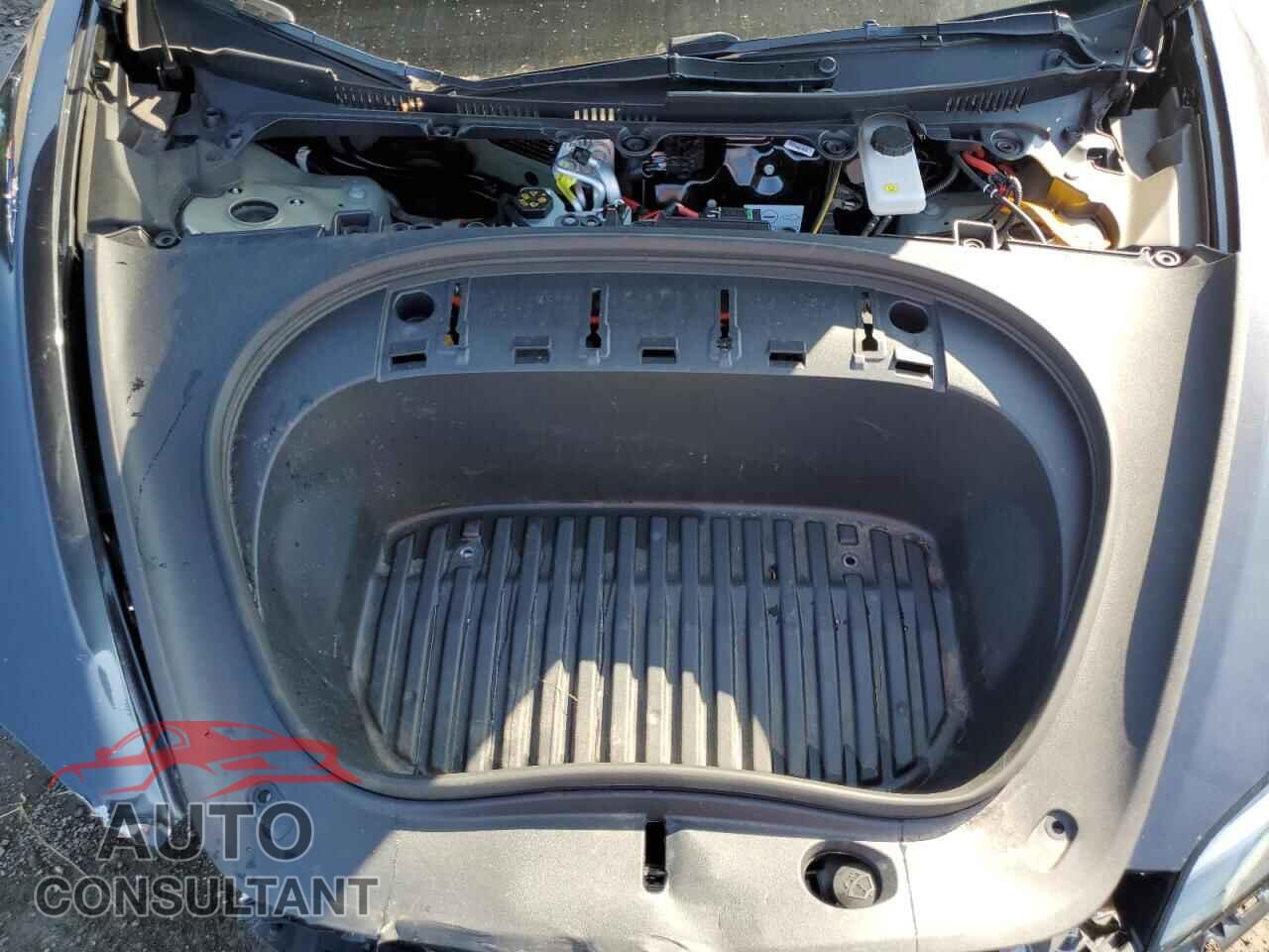 TESLA MODEL 3 2024 - 5YJ3E1EB7RF811694