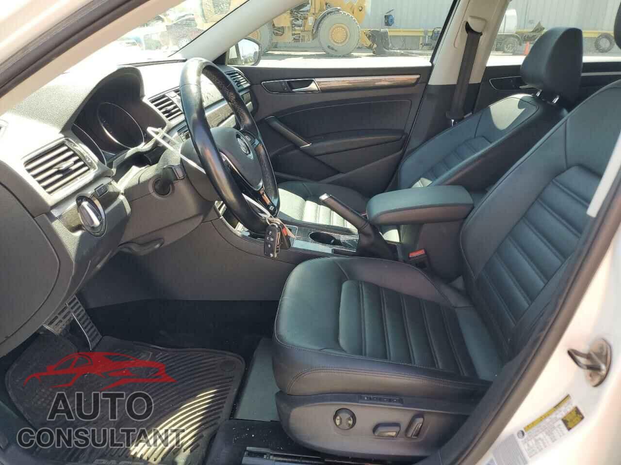 VOLKSWAGEN PASSAT 2017 - 1VWCT7A33HC077149