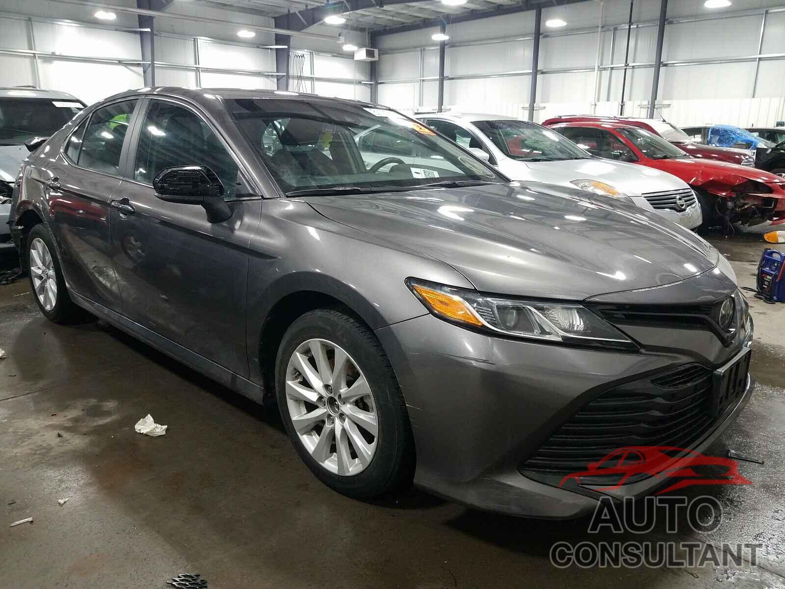 TOYOTA CAMRY 2018 - 4T1B11HK0JU092721