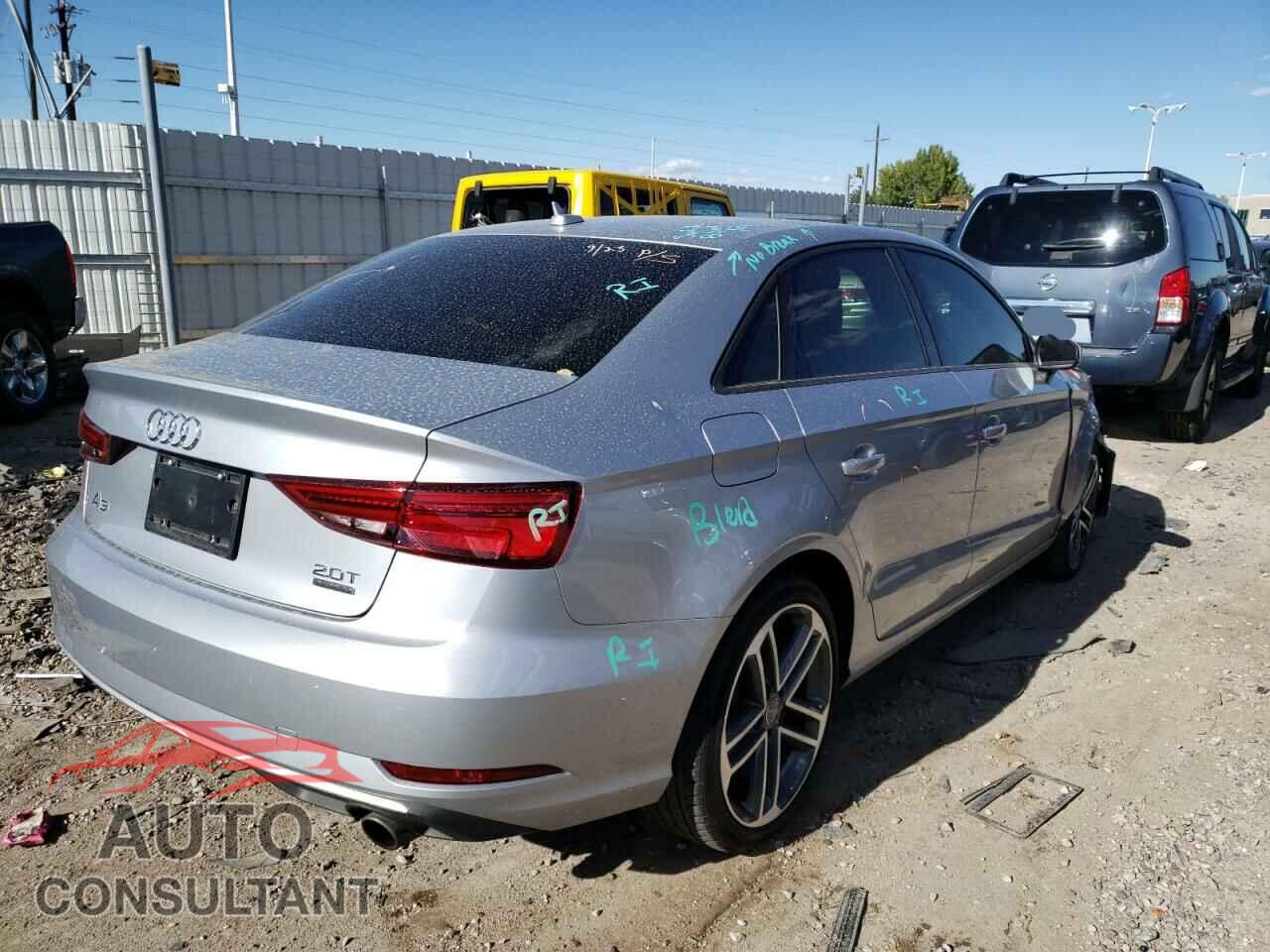 AUDI A3 2018 - WAUB8HFF4J1038027