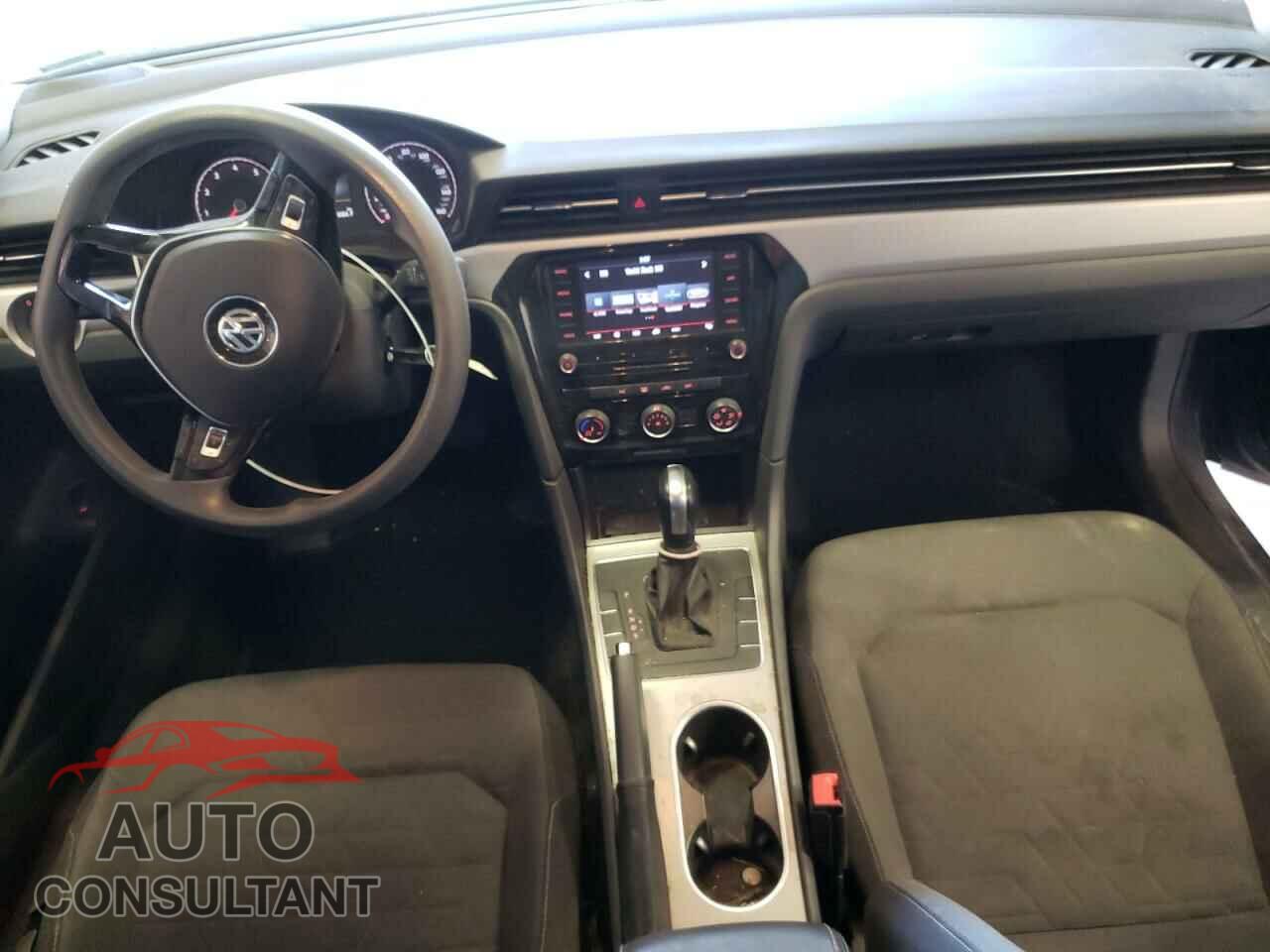 VOLKSWAGEN PASSAT 2020 - 1VWAA7A33LC021119