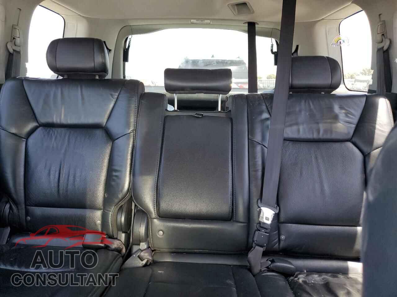 HONDA PILOT 2011 - 5FNYF3H55BB040260