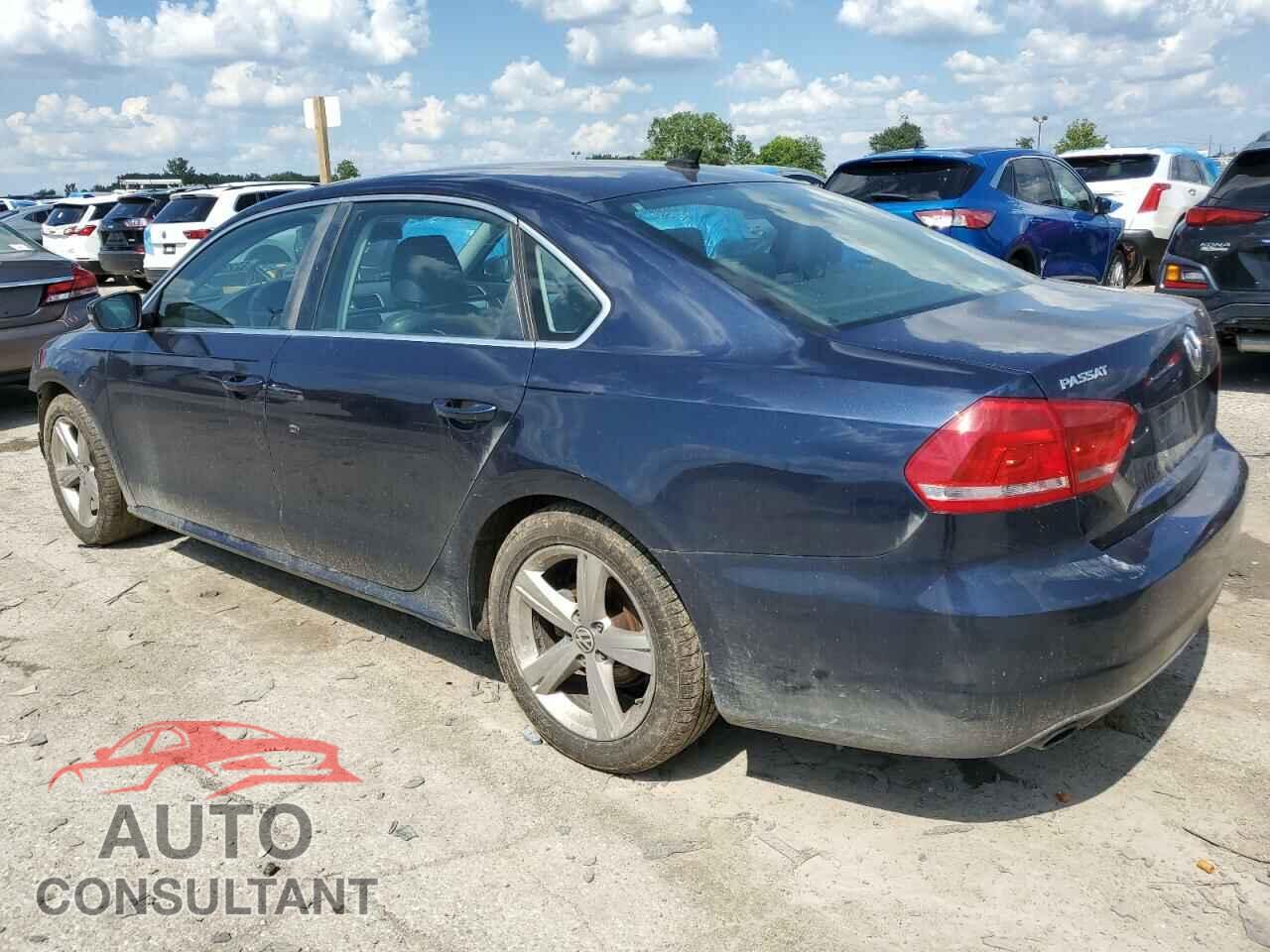 VOLKSWAGEN PASSAT 2013 - 1VWBP7A35DC087692