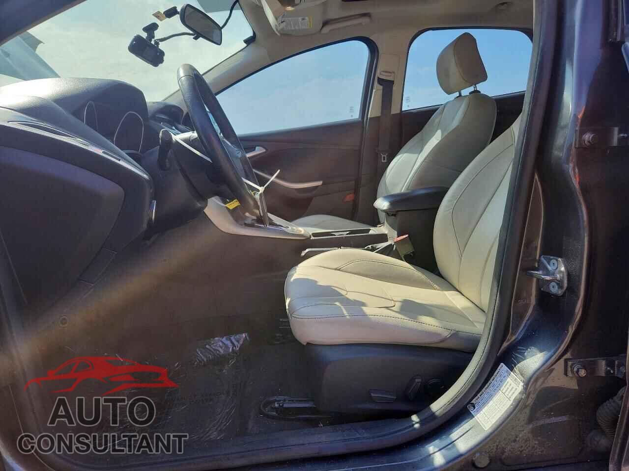 FORD FOCUS 2018 - 1FADP3N2XJL249744
