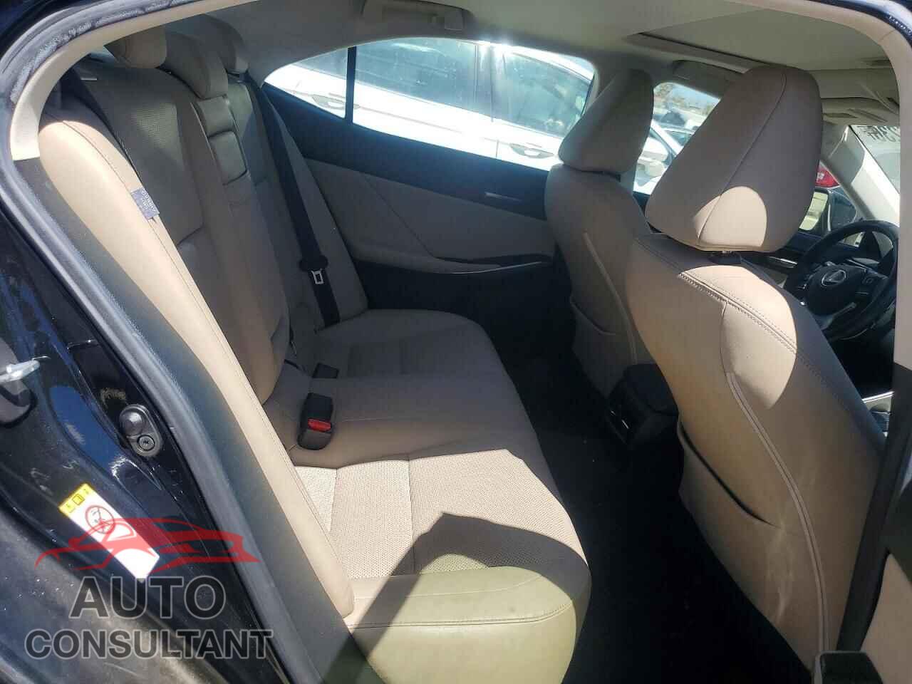 LEXUS IS 2017 - JTHBA1D21H5039037