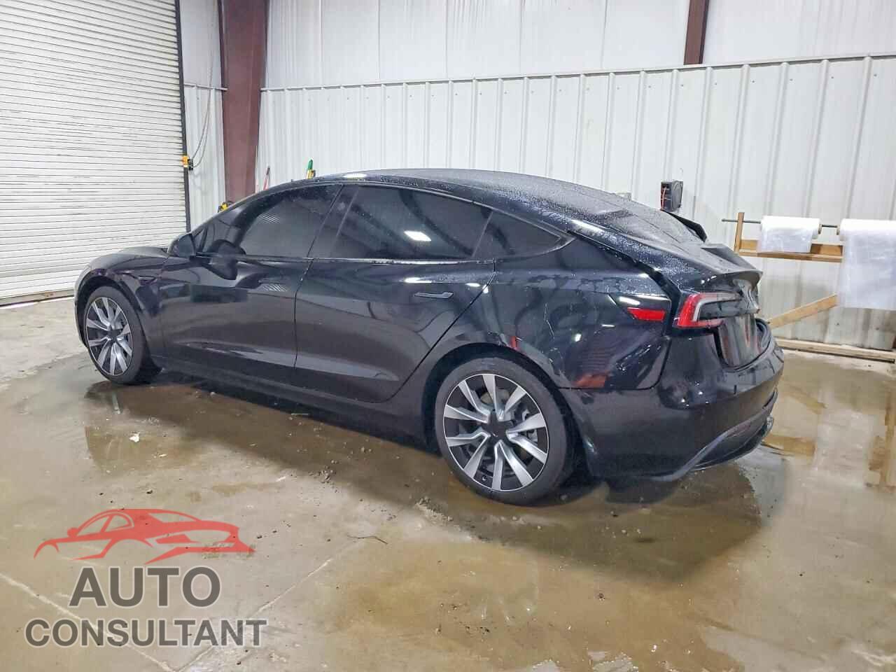 TESLA MODEL 3 2025 - 5YJ3E1EA0SF043196