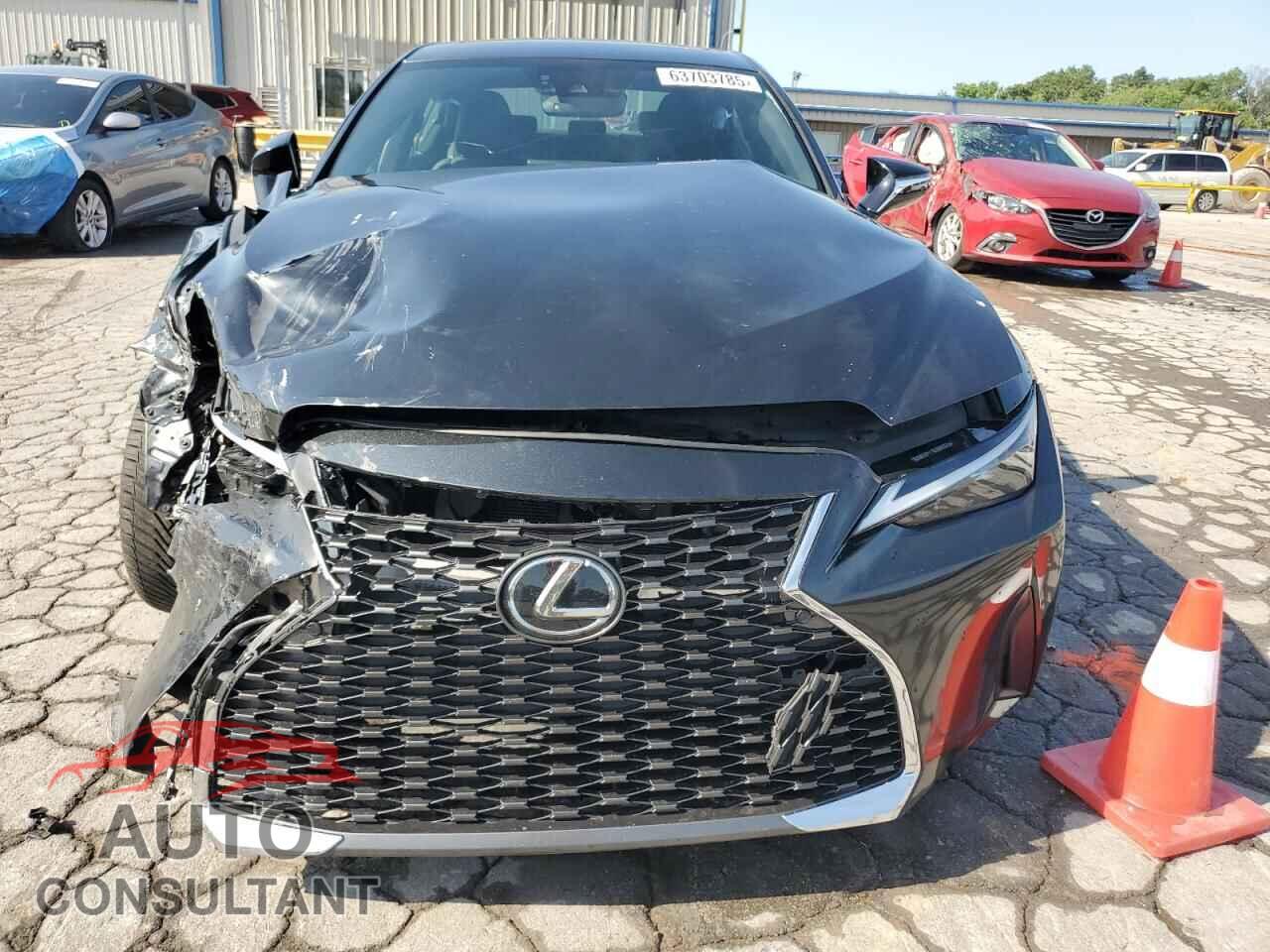 LEXUS IS 2021 - JTHCA1D27M5114225