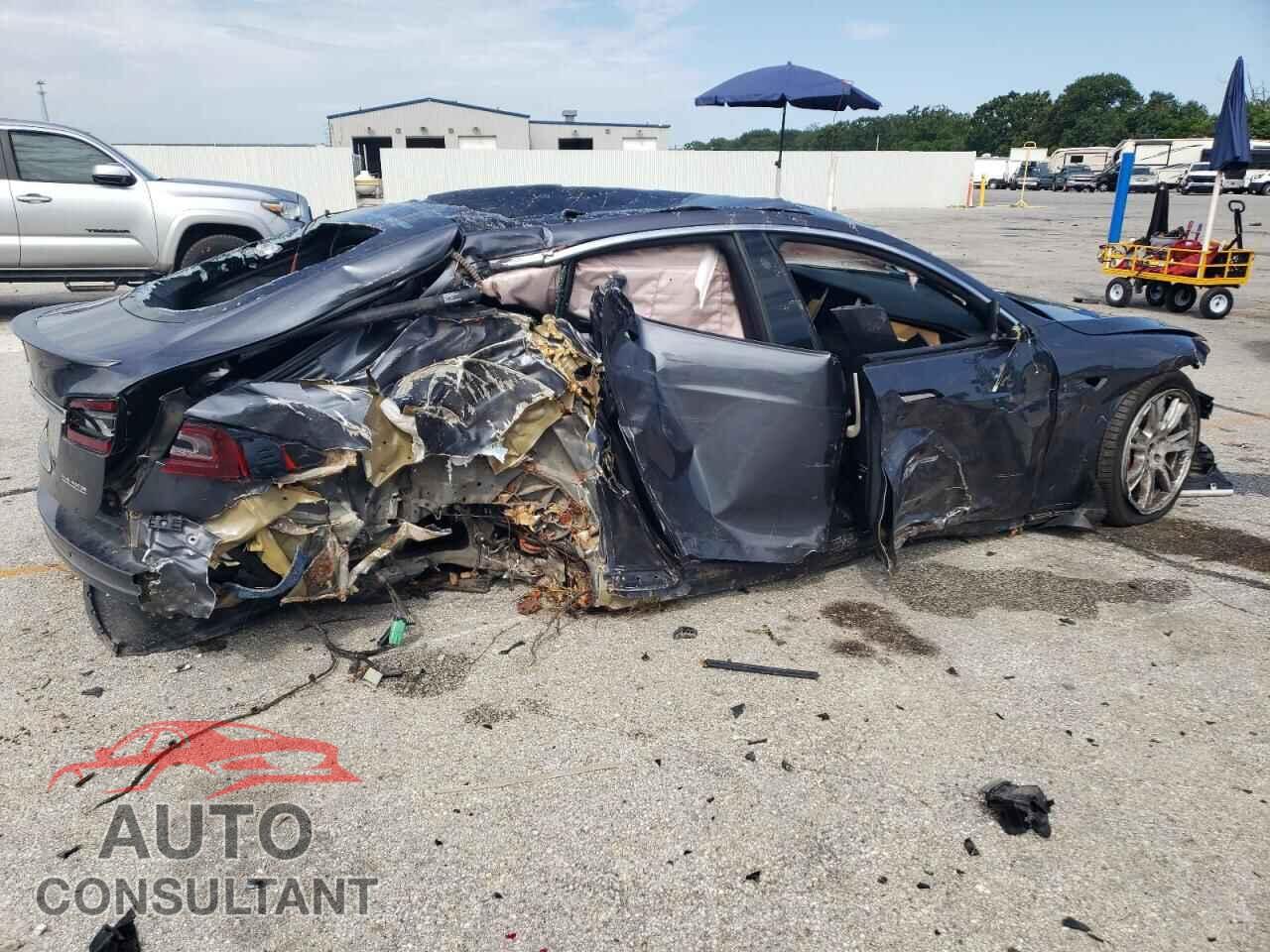 TESLA MODEL S 2021 - 5YJSA1E43MF423055