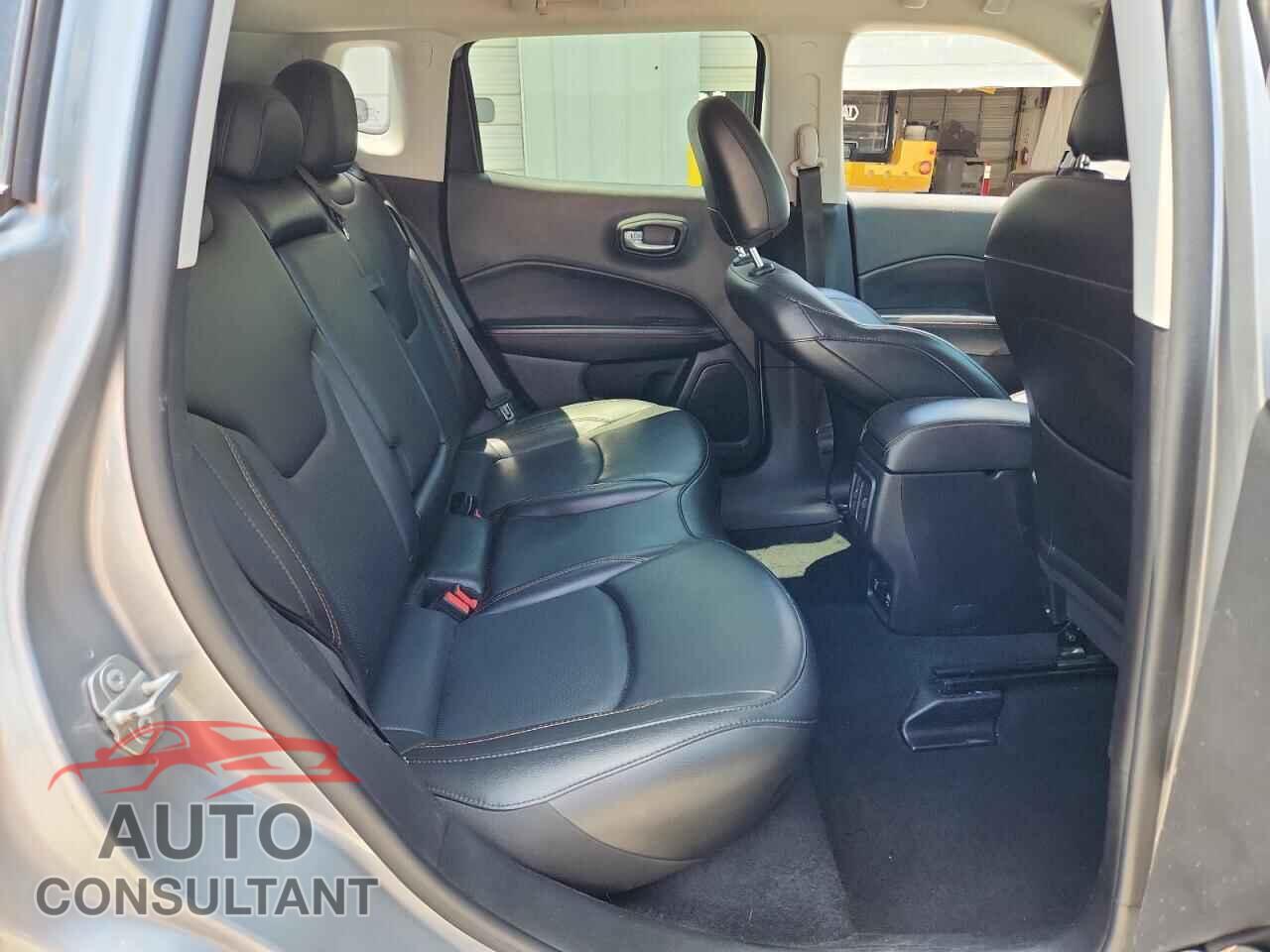 JEEP COMPASS 2020 - 3C4NJCCB2LT187511