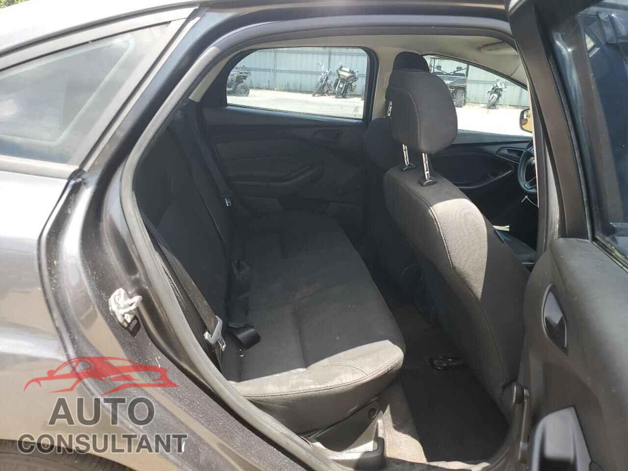 FORD FOCUS 2016 - 1FADP3E29GL256922