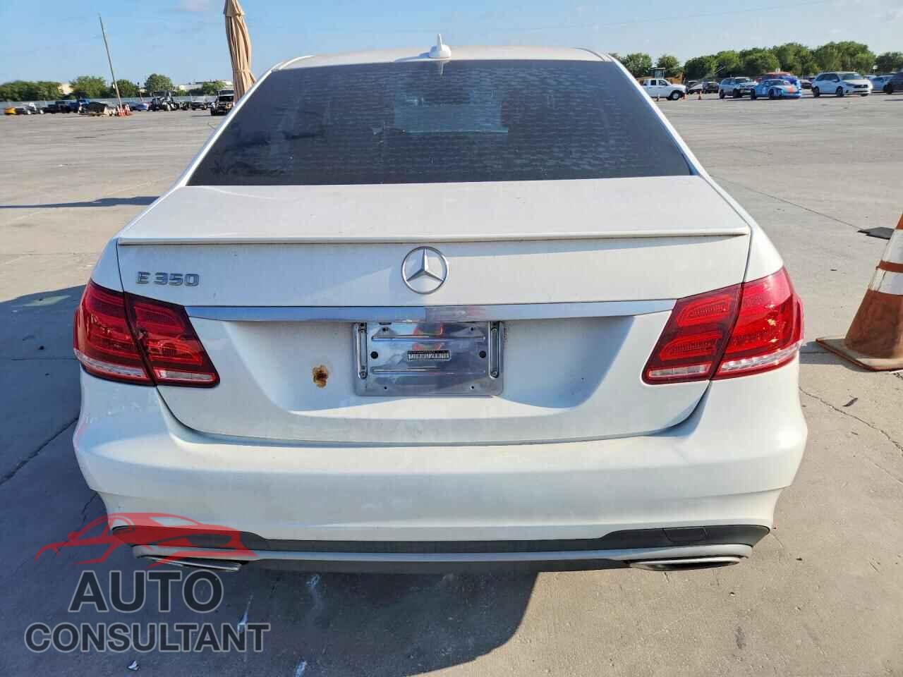 MERCEDES-BENZ E-CLASS 2015 - WDDHF5KB8FB128471
