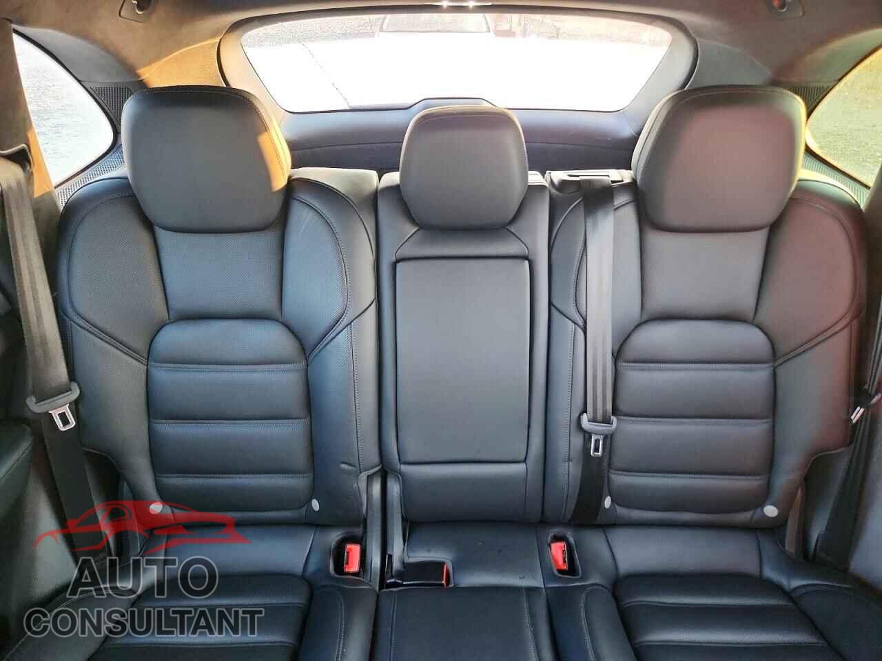 PORSCHE CAYENNE 2015 - WP1AC2A20FLA82308