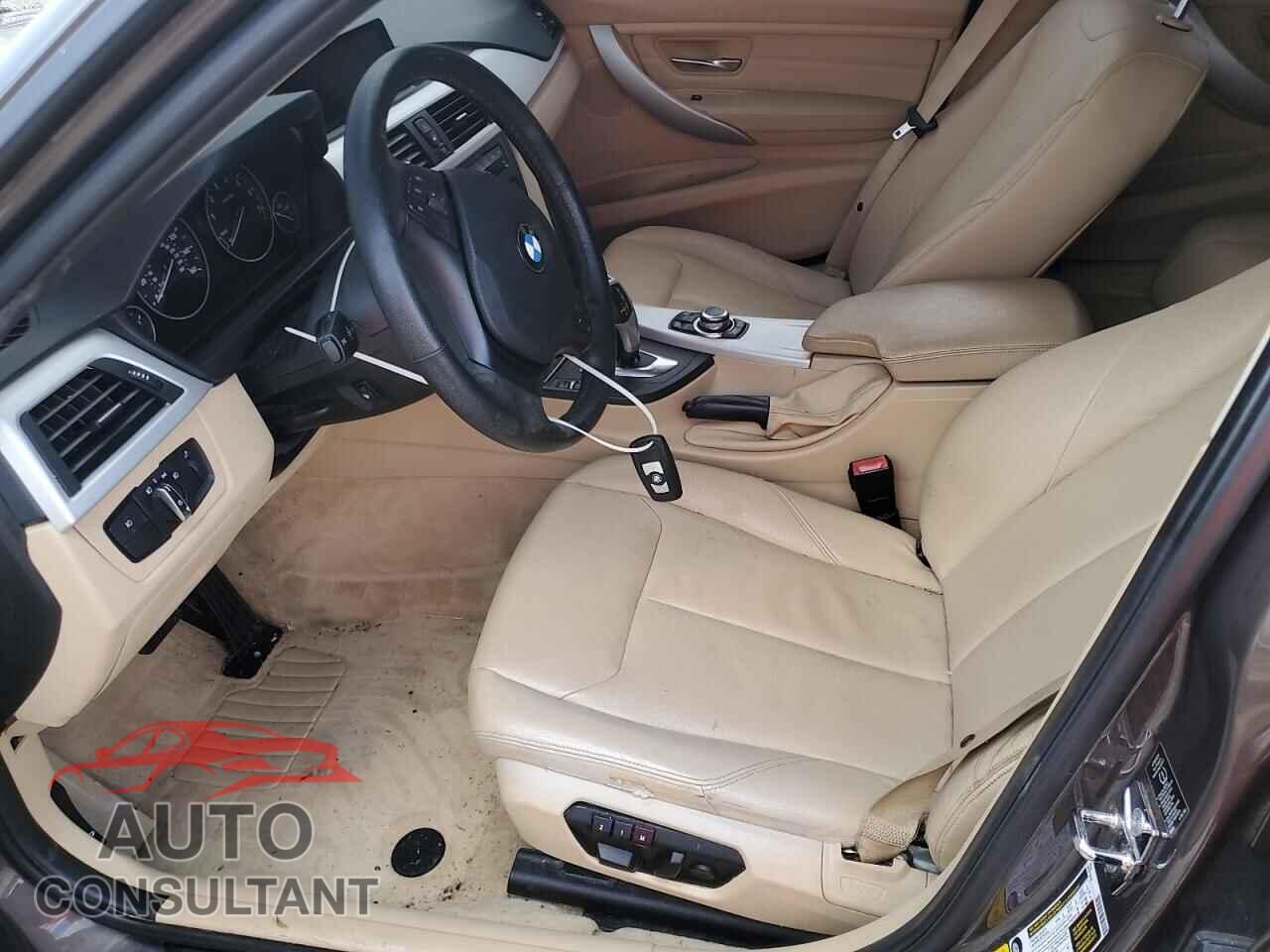 BMW 3 SERIES 2012 - WBA3A5C55CF257541