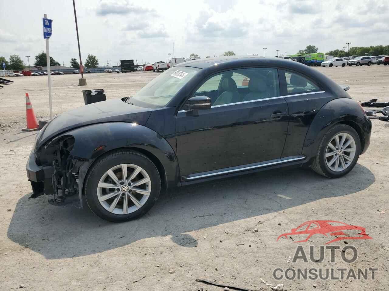 VOLKSWAGEN BEETLE 2018 - 3VWJD7AT1JM727699