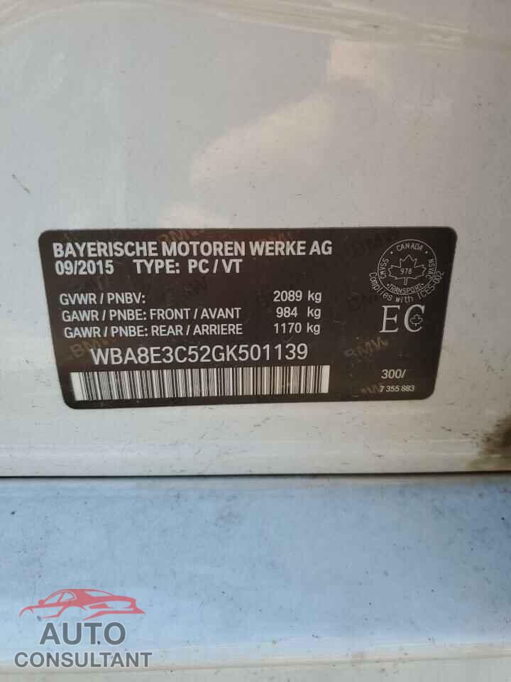 BMW 3 SERIES 2016 - WBA8E3C52GK501139
