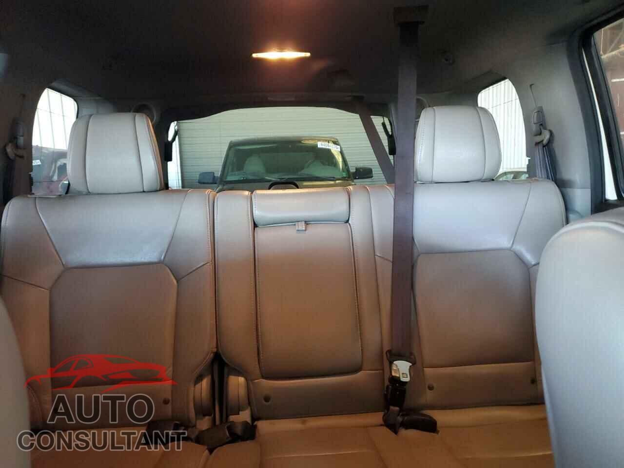 HONDA PILOT 2012 - 5FNYF4H98CB010888