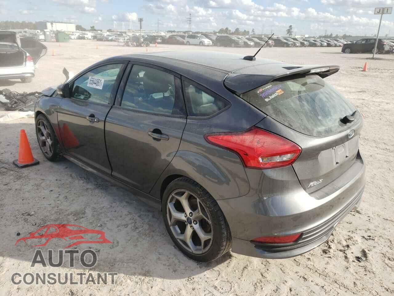 FORD FOCUS 2015 - 1FADP3L98FL256229
