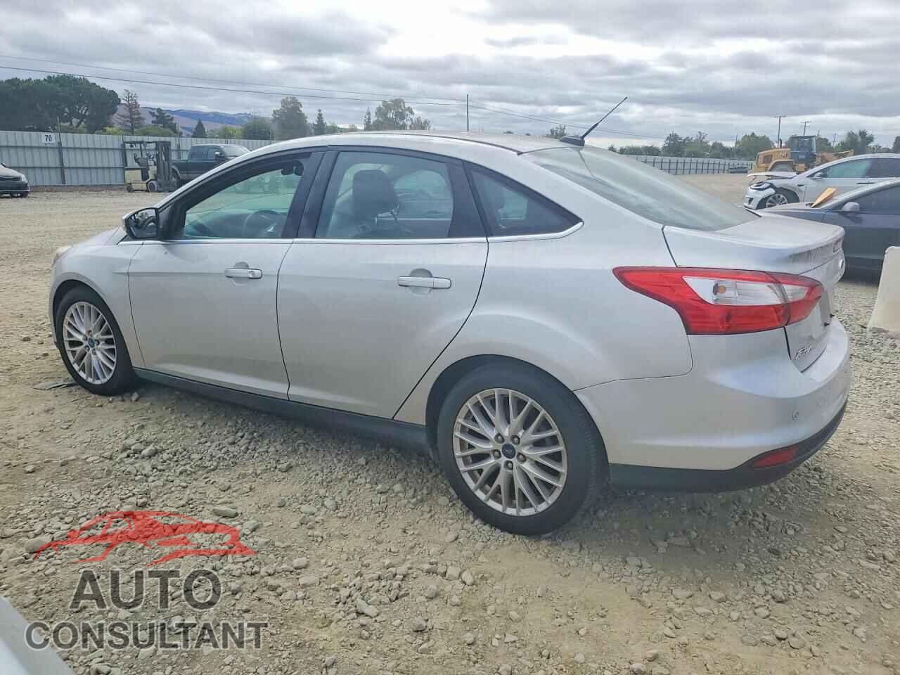 FORD FOCUS 2012 - 1FAHP3H22CL314537