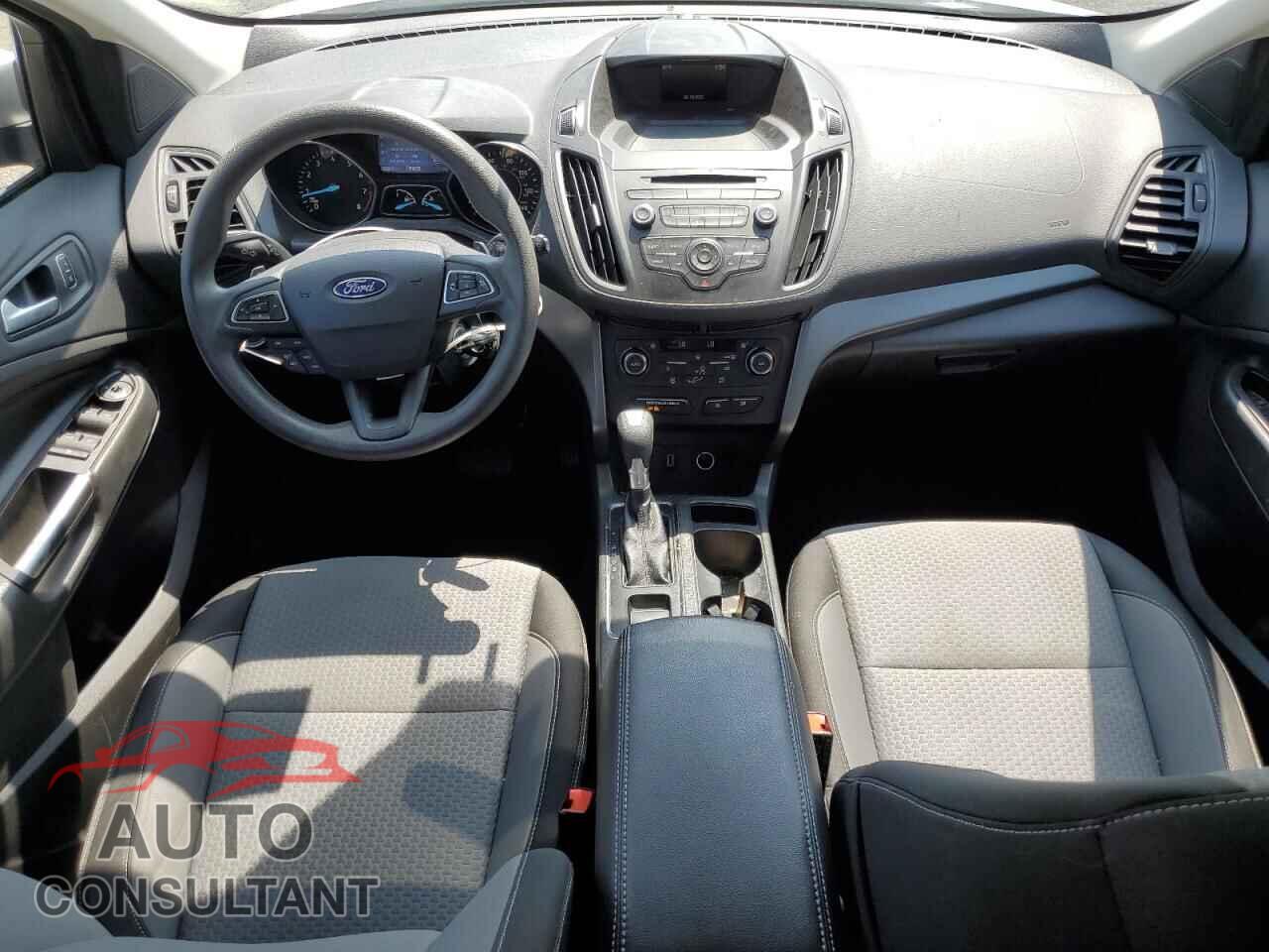 FORD ESCAPE 2017 - 1FMCU9GD1HUB99865