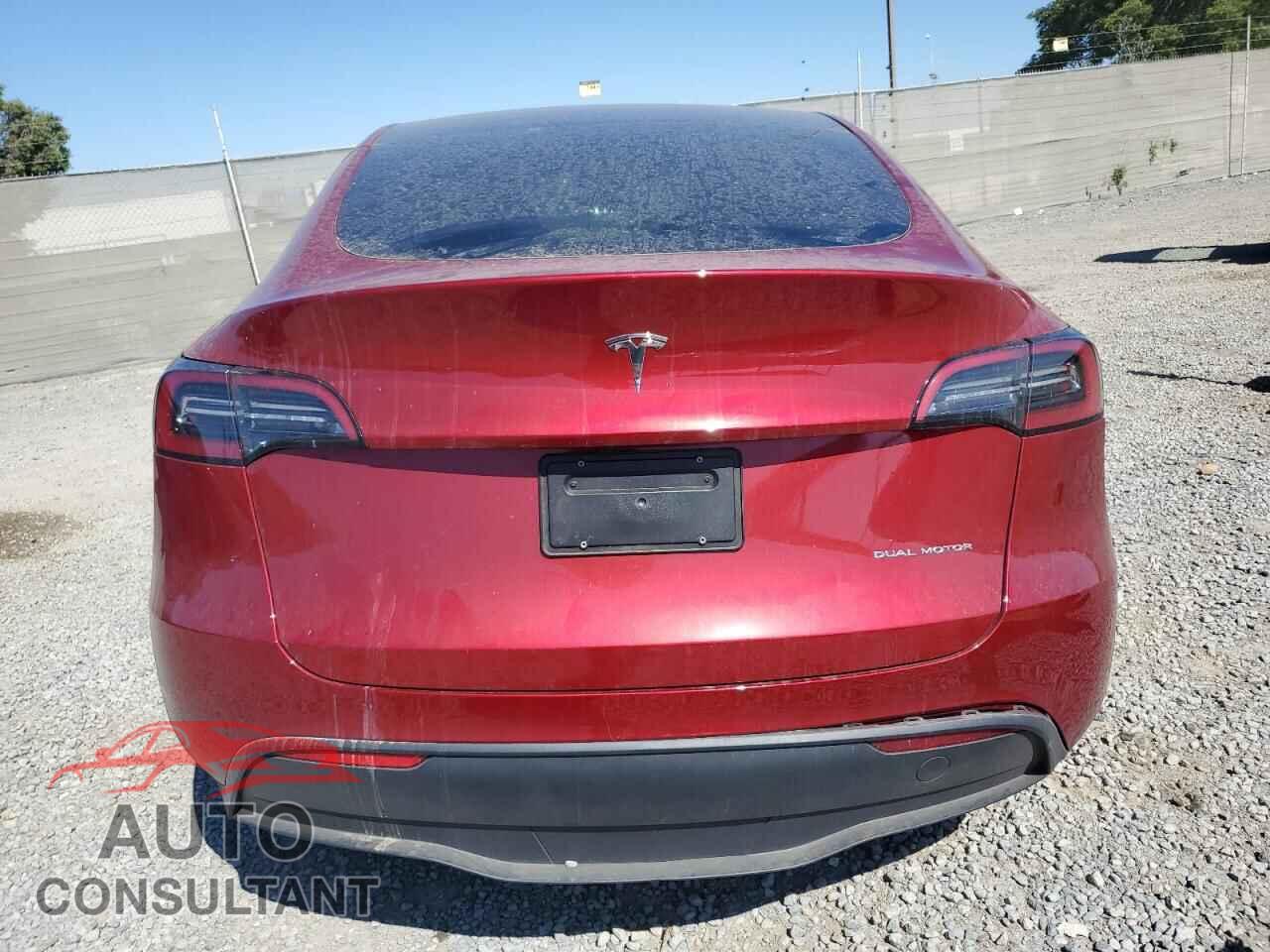 TESLA MODEL Y 2024 - 7SAYGDEE6RF065463