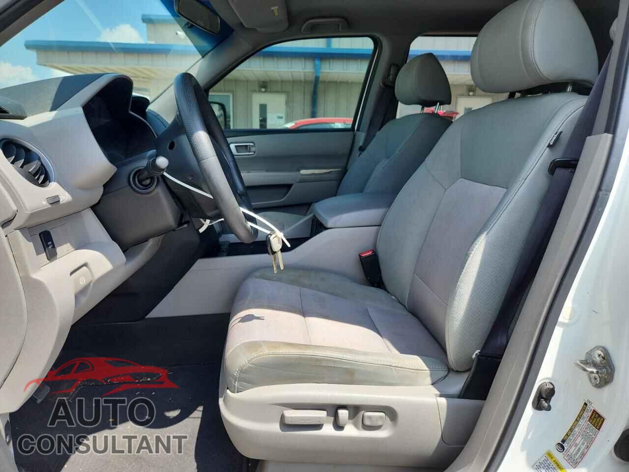 HONDA PILOT 2011 - 5FNYF3H45BB022509