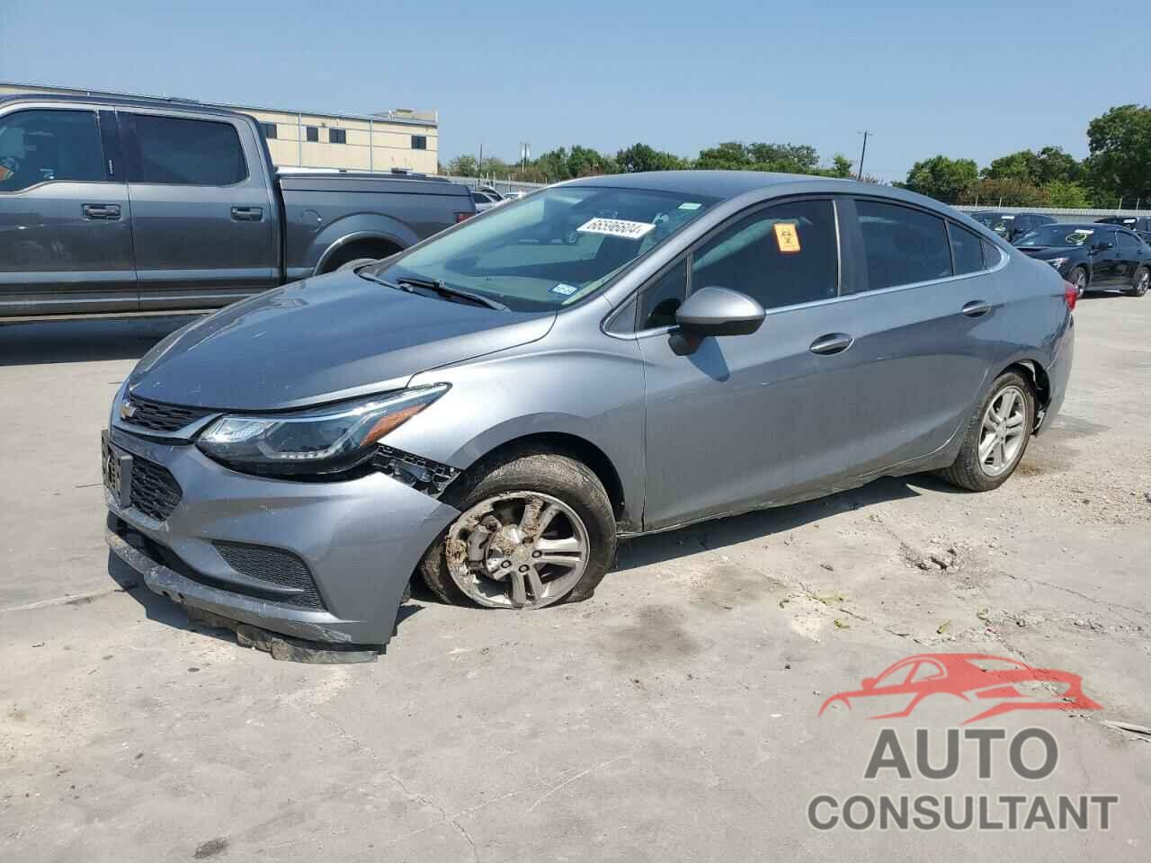 CHEVROLET CRUZE 2018 - 1G1BE5SM4J7126774