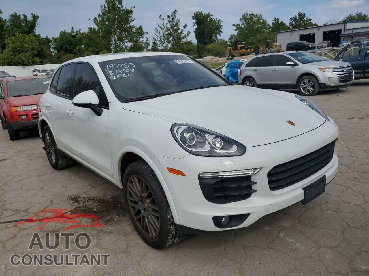 PORSCHE CAYENNE 2017 - WP1AA2A21HKA85619
