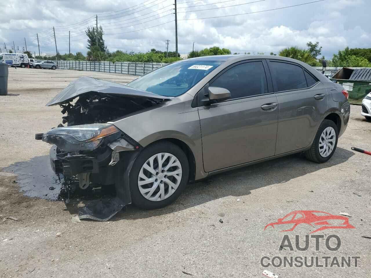 TOYOTA COROLLA 2018 - 5YFBURHE2JP795822