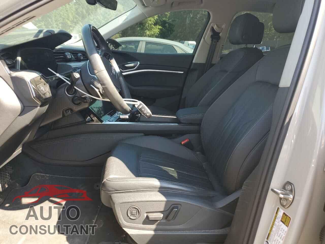AUDI E-TRON 2021 - WA1LAAGE9MB041104