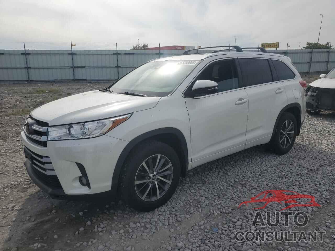 TOYOTA HIGHLANDER 2018 - 5TDJZRFH1JS557722