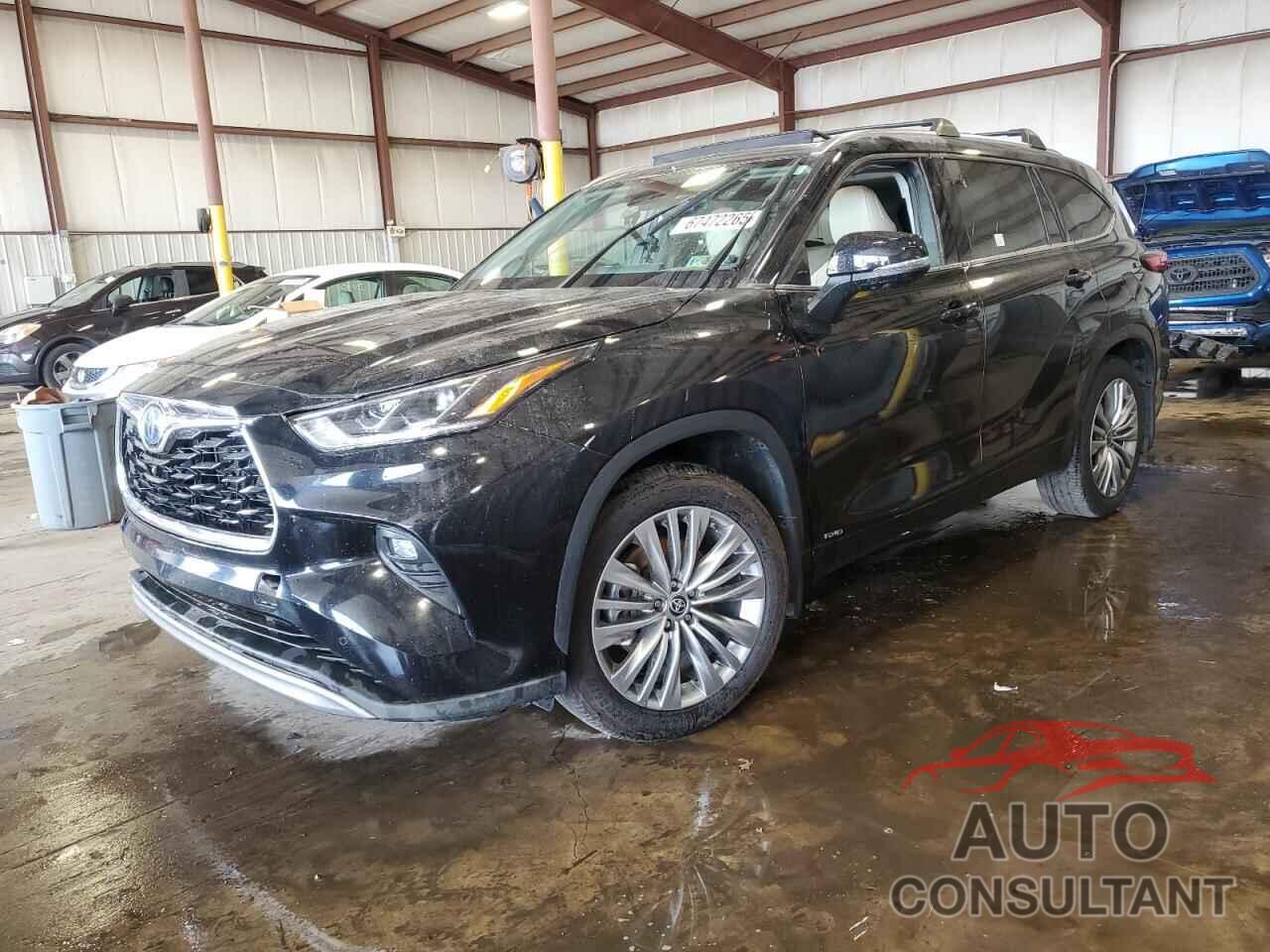 TOYOTA HIGHLANDER 2023 - 5TDEBRCH0PS112004
