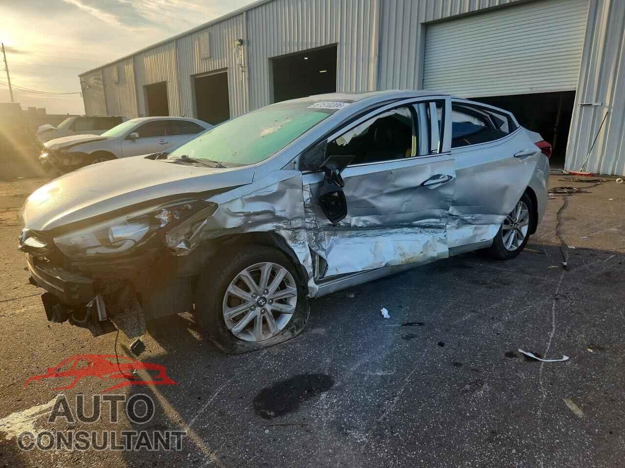 HYUNDAI ELANTRA 2015 - 5NPDH4AE4FH602925