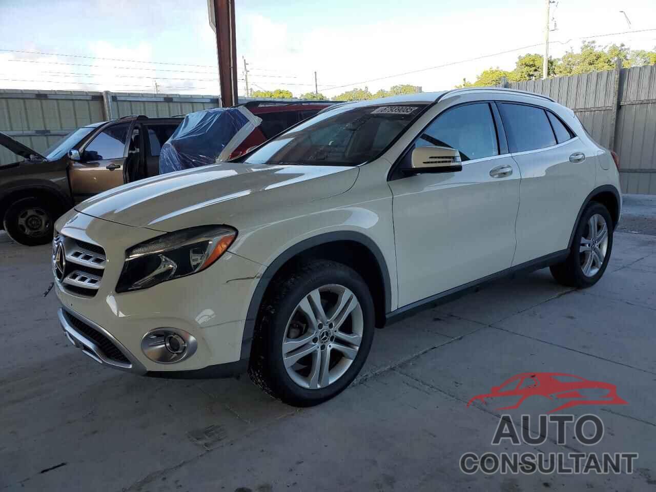 MERCEDES-BENZ GLA-CLASS 2018 - WDCTG4EB4JJ446071