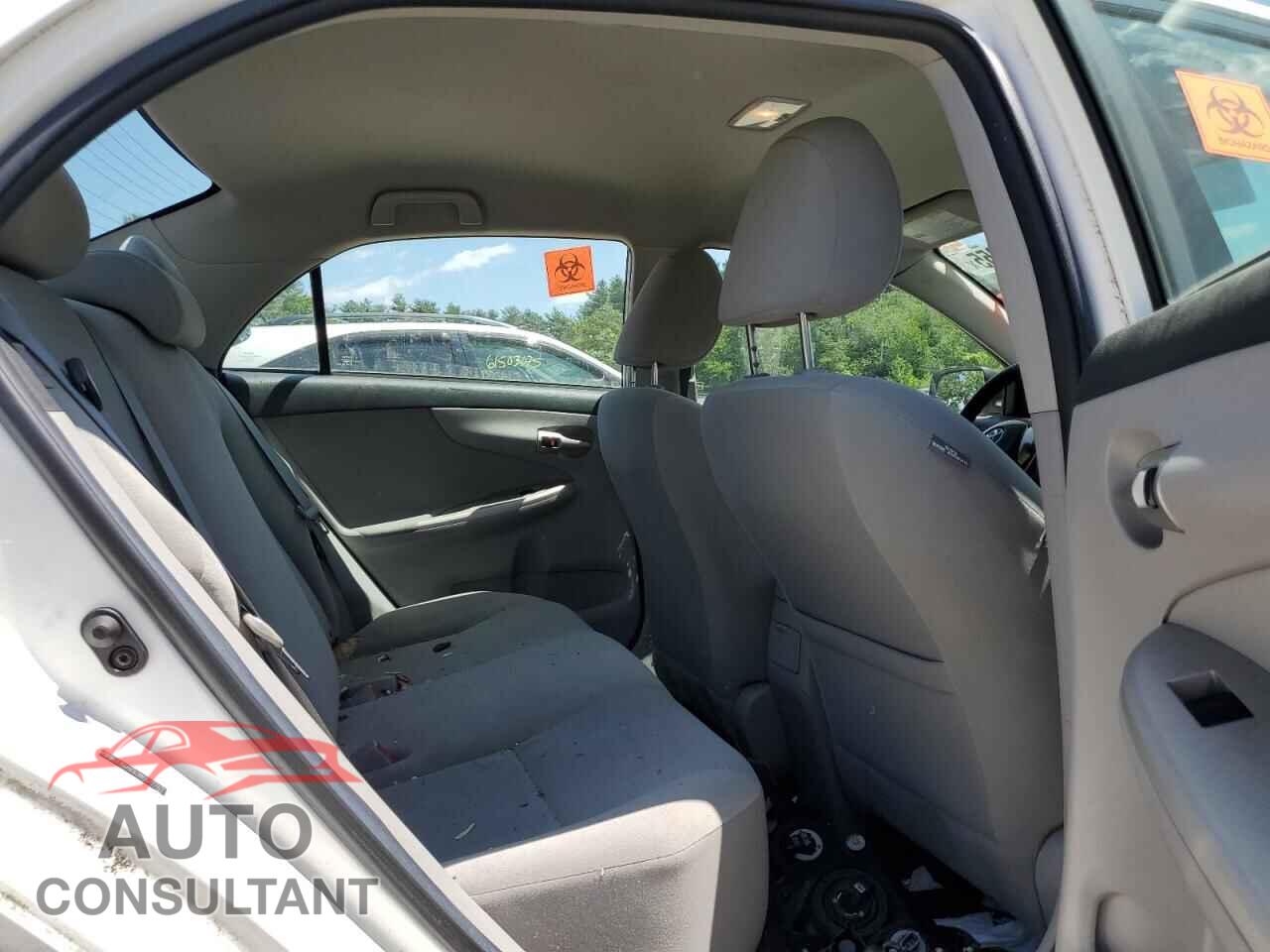 TOYOTA COROLLA 2011 - 2T1BU4EE2BC677763