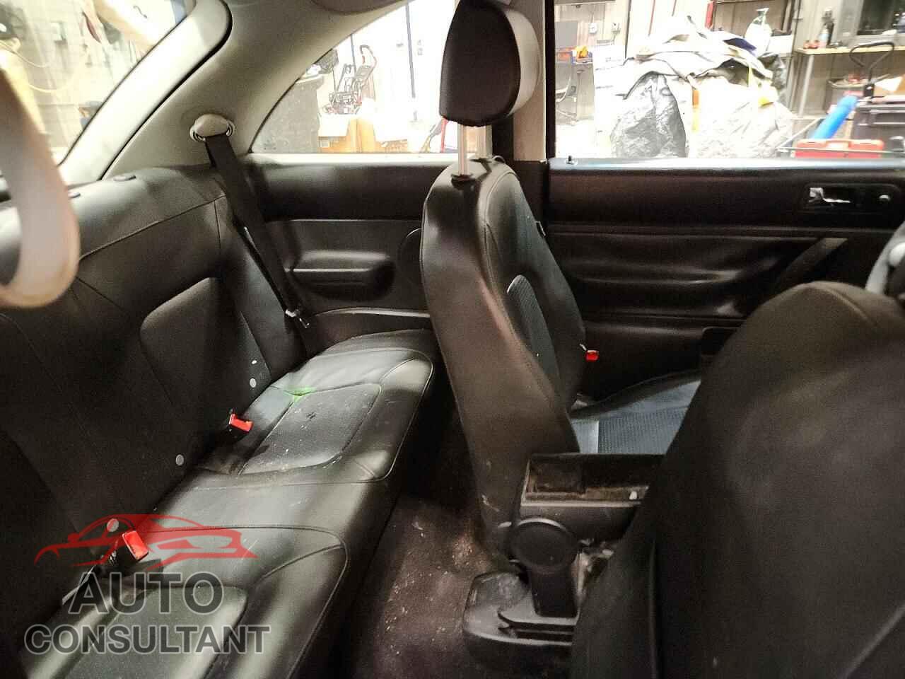 VOLKSWAGEN BEETLE 2010 - 3VWPW3AG0AM019007