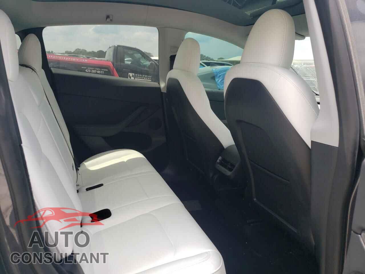 TESLA MODEL Y 2023 - 7SAYGDED9PF958392