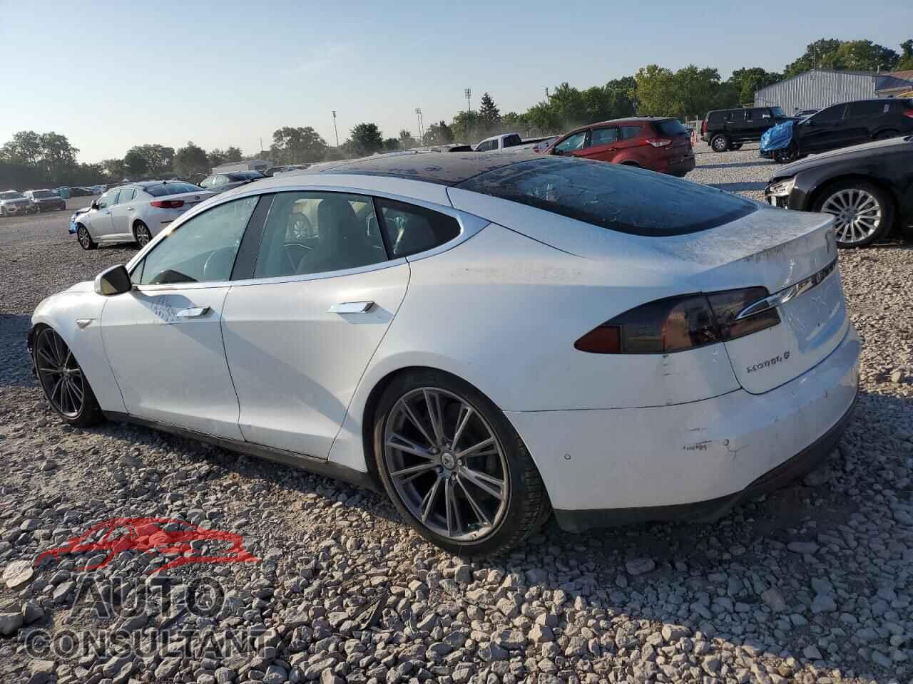 TESLA MODEL S 2015 - 5YJSA1S24FF086174