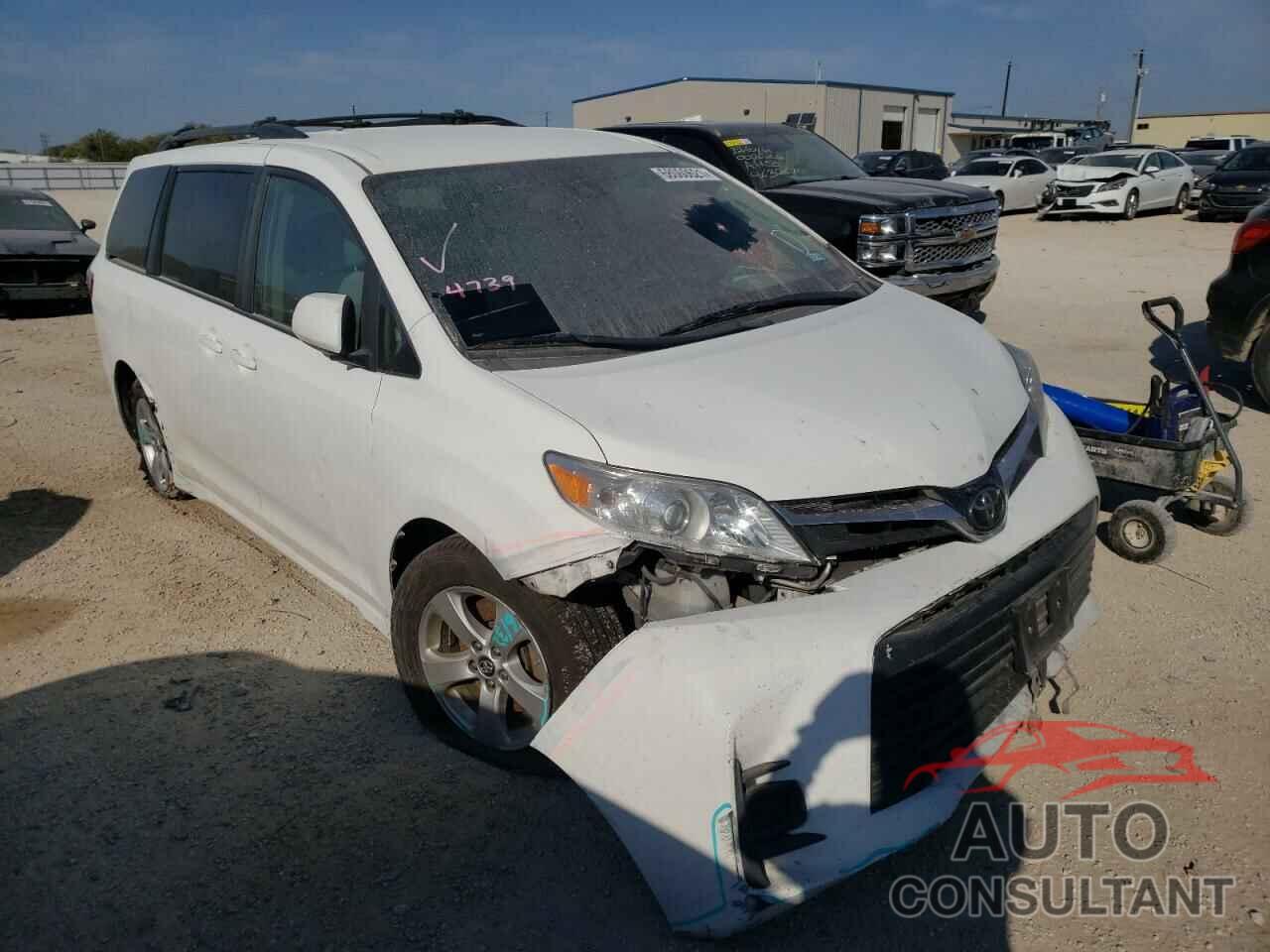 TOYOTA SIENNA 2018 - 5TDKZ3DC3JS929117