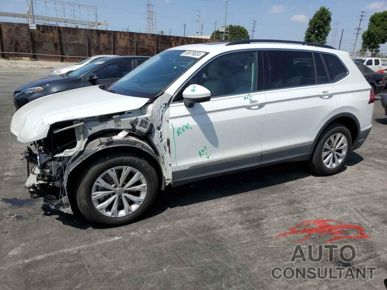 VOLKSWAGEN TIGUAN 2018 - 3VV3B7AX5JM176215