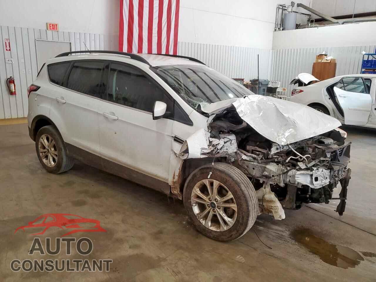 FORD ESCAPE 2018 - 1FMCU0GD5JUD04201