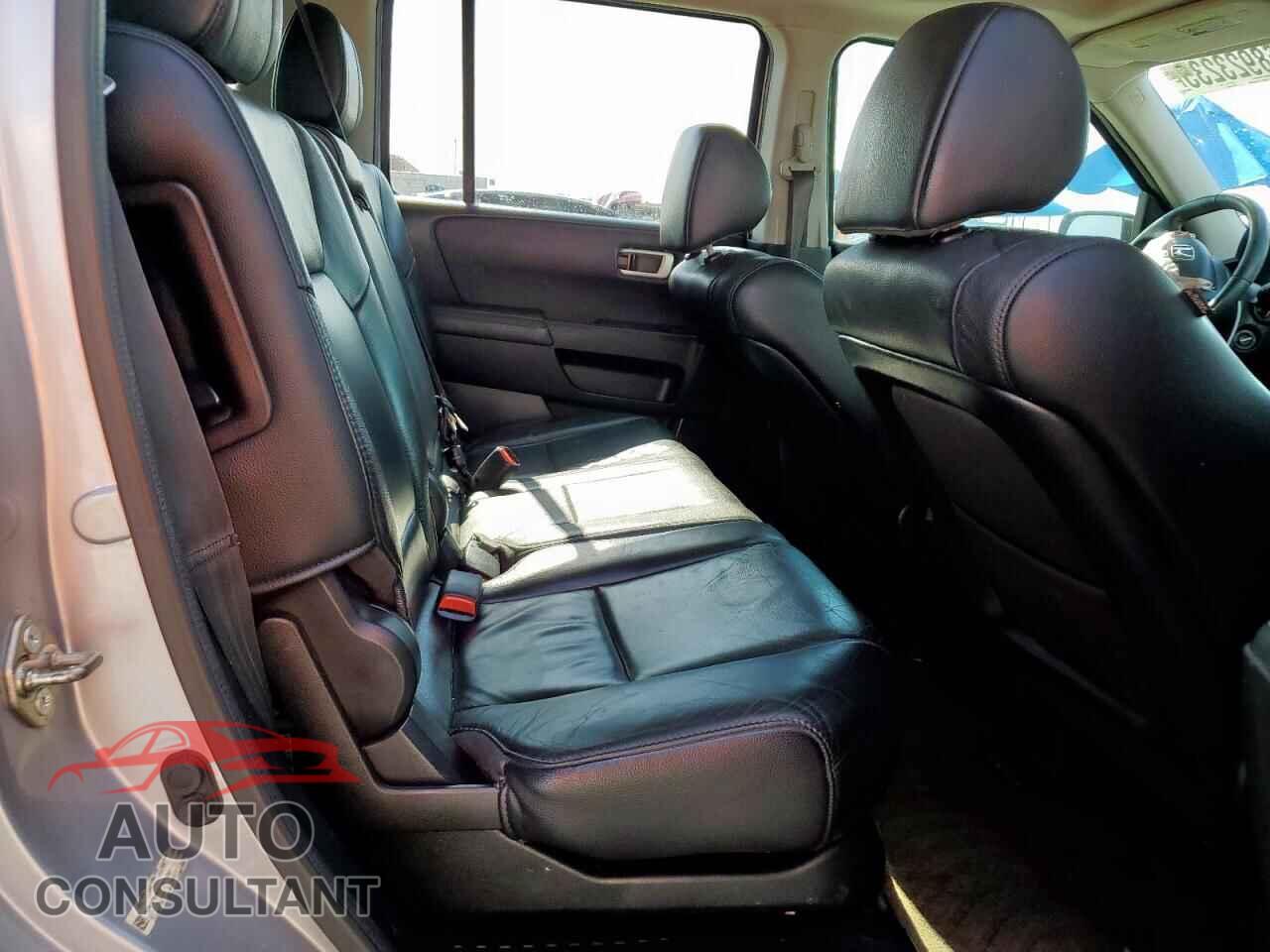 HONDA PILOT 2015 - 5FNYF3H55FB015641